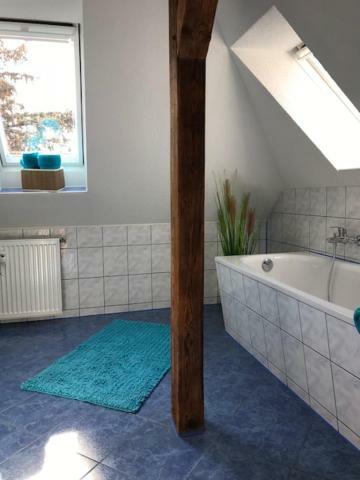 Liebevoll Eingerichtete Ferienwohnung Im Dg Zwenkau Exteriör bild
